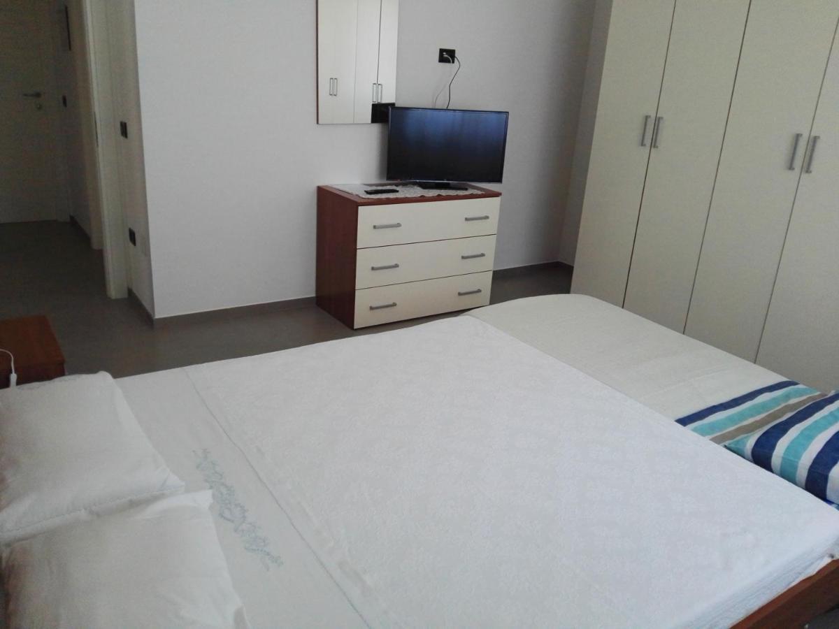 B&B "Al Colle 11" Fano Exterior photo